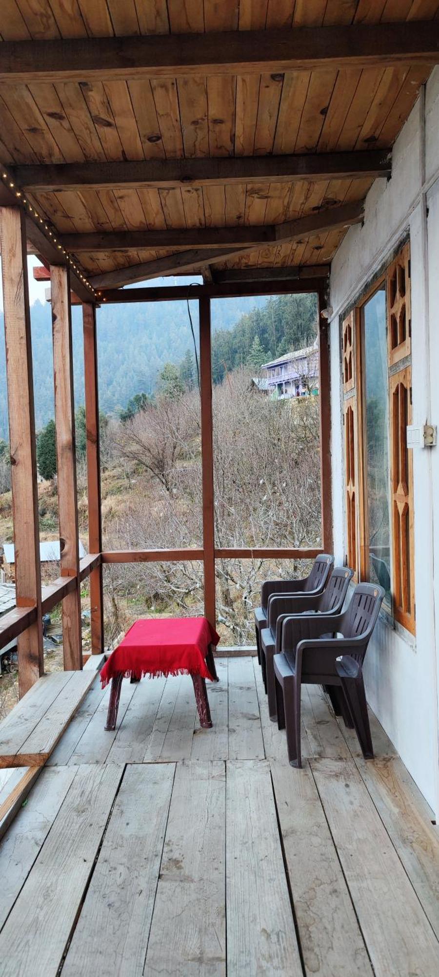 Sukun Hostel Sainj Экстерьер фото