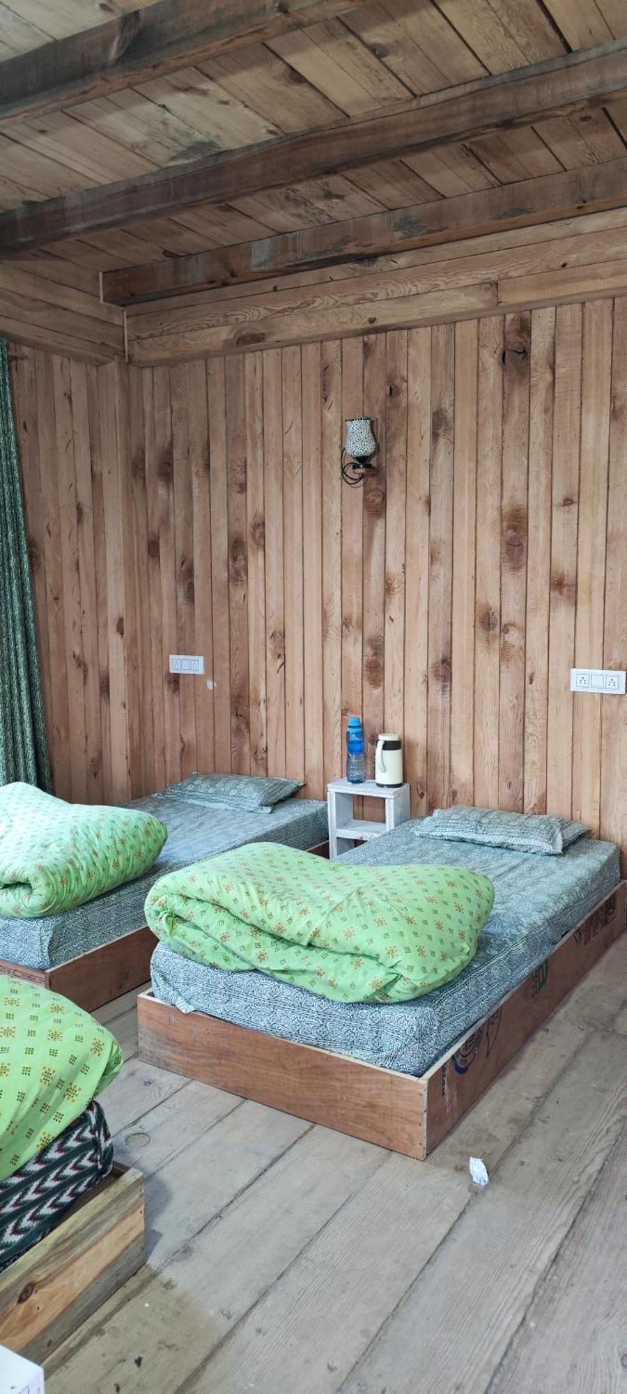 Sukun Hostel Sainj Экстерьер фото