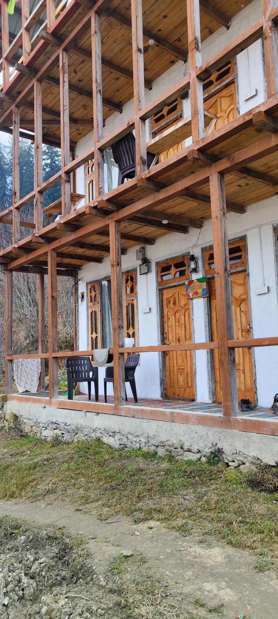 Sukun Hostel Sainj Экстерьер фото